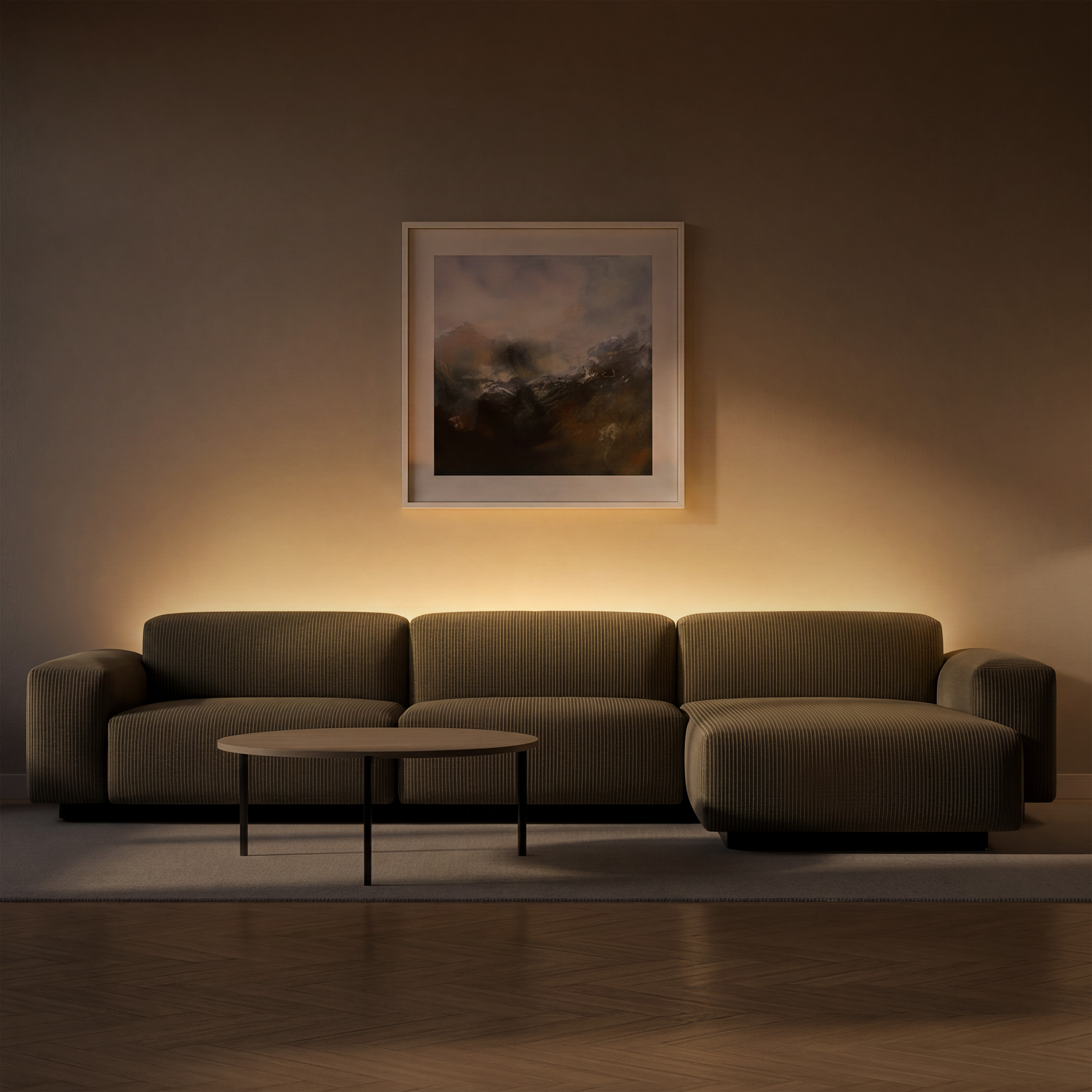Wohnzimmer am Abend, Lichtkante an mit warmem Wandschein