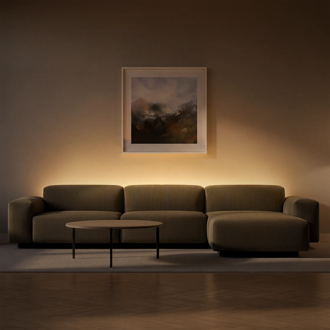 Wohnzimmer am Abend, Lichtkante an mit warmem Wandschein